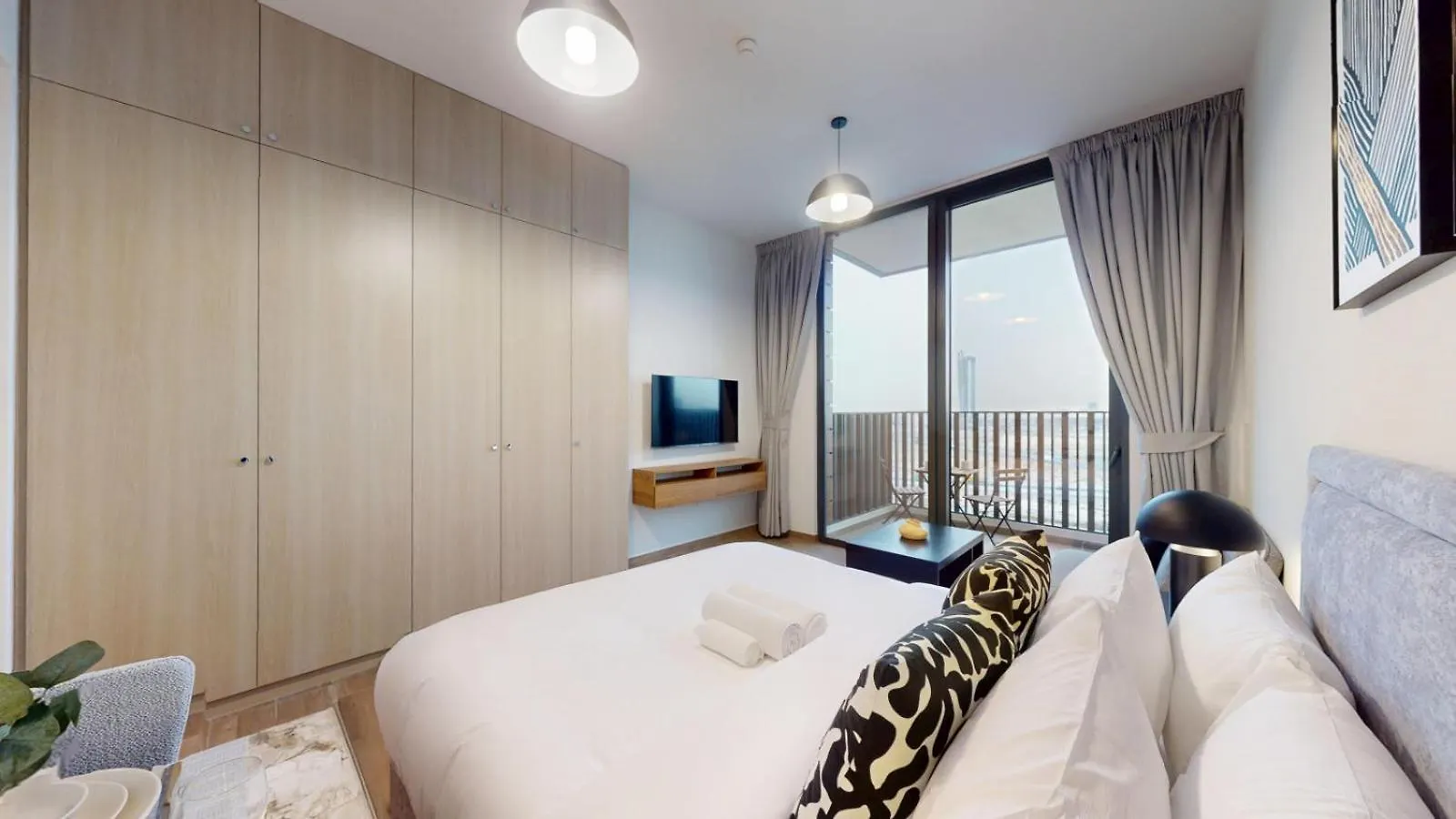 Belgravia Heights - Modern Studio With City View Dubai Apartment